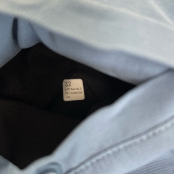 Lululemon blue commission golf shorts 10” men’s size 32 - Picture 8 of 8